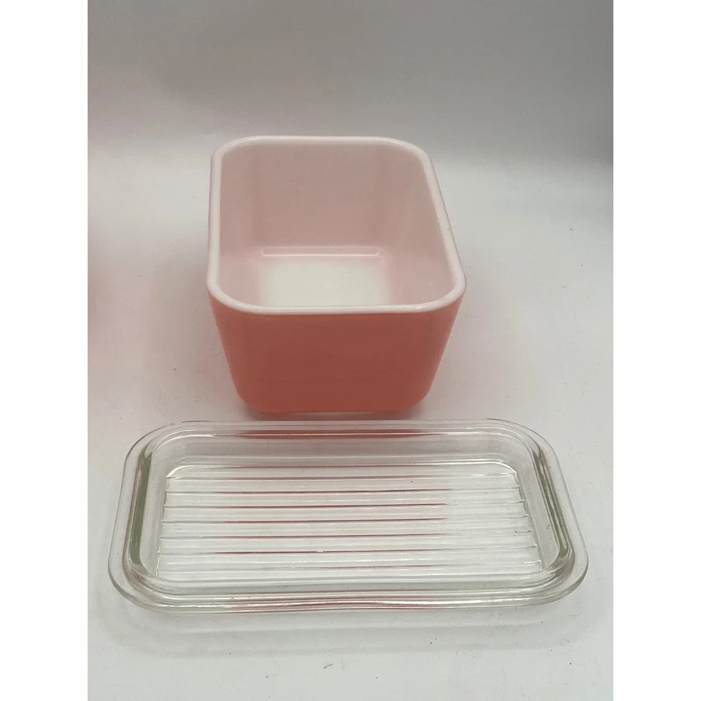 Vintage Pink Pyrex Refrigerator Set  8 pc 501 501 502 503 With Lids